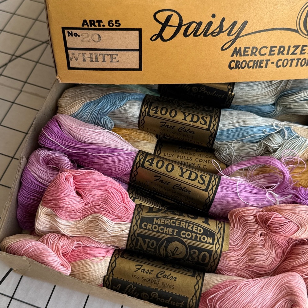Vintage Daisy Mercerized Crochet Cotton Thread Lot – No. 30, 400 Yds – Pastel - Picture 16 of 16